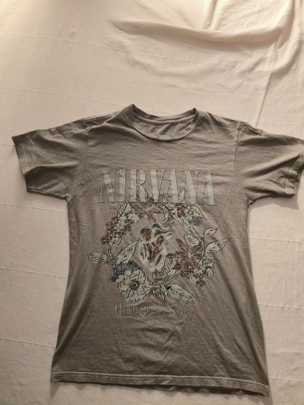 Nirvana Heart Shaped Box Graphic T-Shirt Small